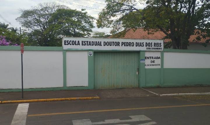 Adolescente é baleado por ex-colega dentro de escola em Ibiá