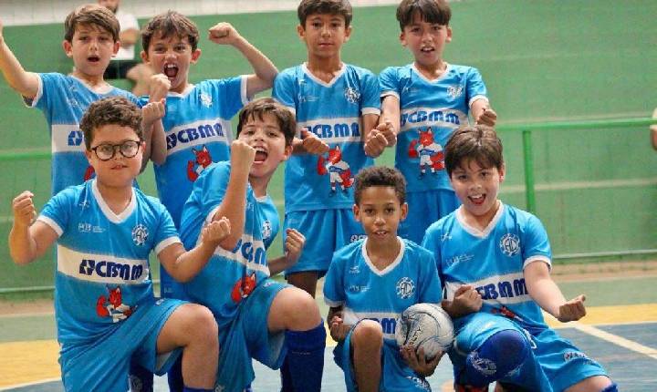 Atividades recreativas movimentam alunos do Projeto Dínamo Lobinho Transformando Vidas