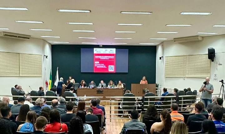 Câmara Municipal recebe Caravana Contra o Trabalho Escravo