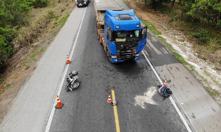 Motociclista morre em colisão frontal na BR-262