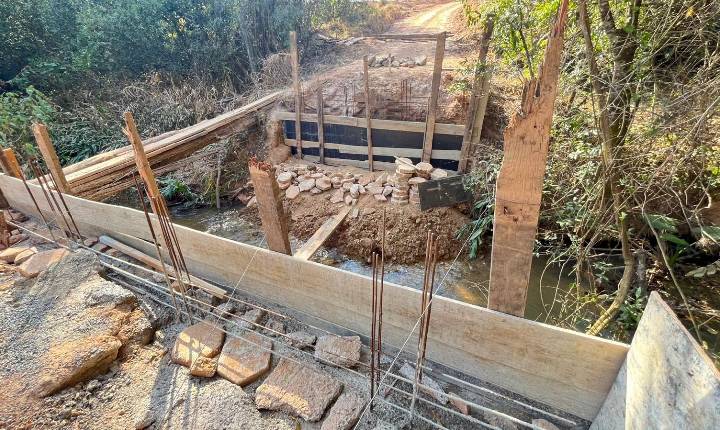 Prefeitura realiza construção de nova ponte na Região do Quebra-Canga
