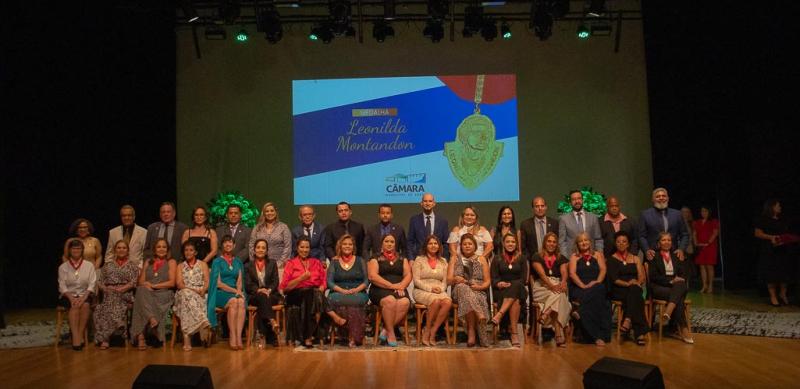 Servidoras da Prefeitura de Araxá são homenageadas com a medalha Leonilda Montandon 2024
