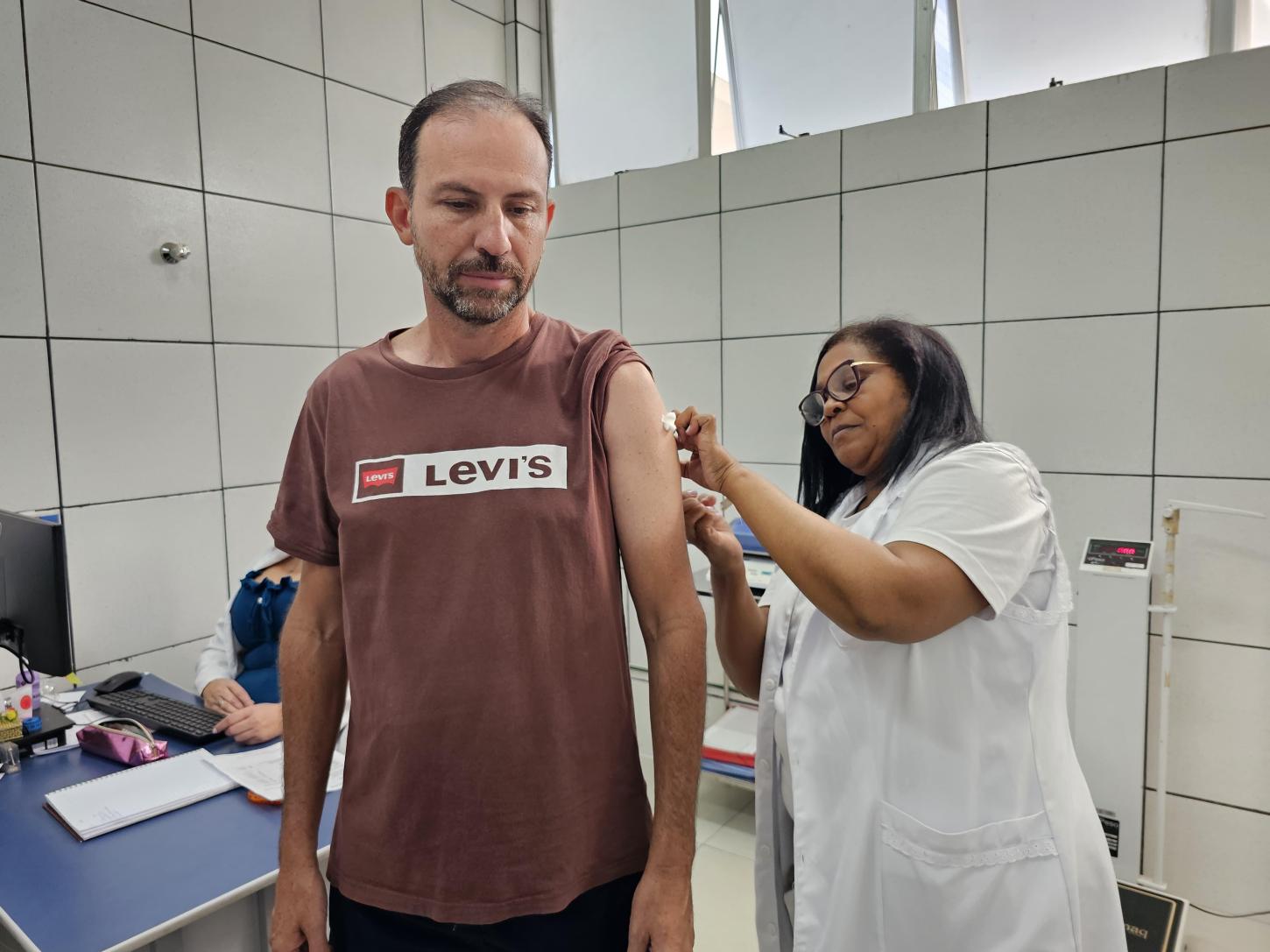 Mais de 1.300 pessoas se vacinaram contra a gripe no Dia D em Araxá