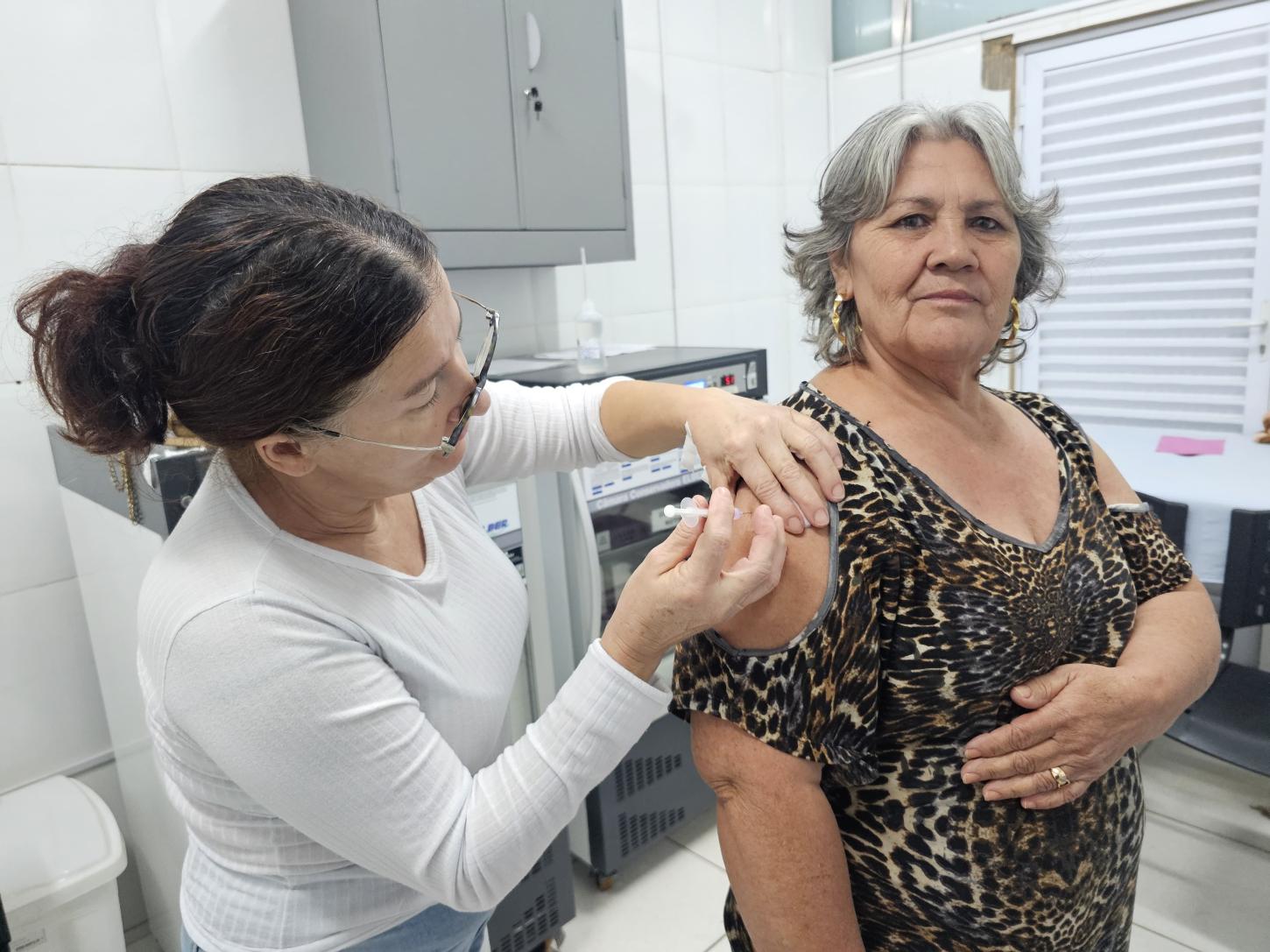 Araxá aplicou 3.642 doses contra a gripe de 26 a 30 de maio; mobilização noturna segue até 6 de junho