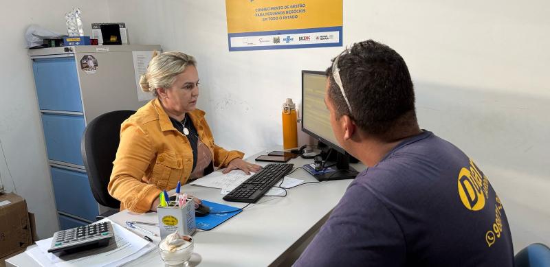 Sala Mineira do Empreendedor orienta MEIs e pequenas empresas sobre novo risco de exclusão do Simples Nacional