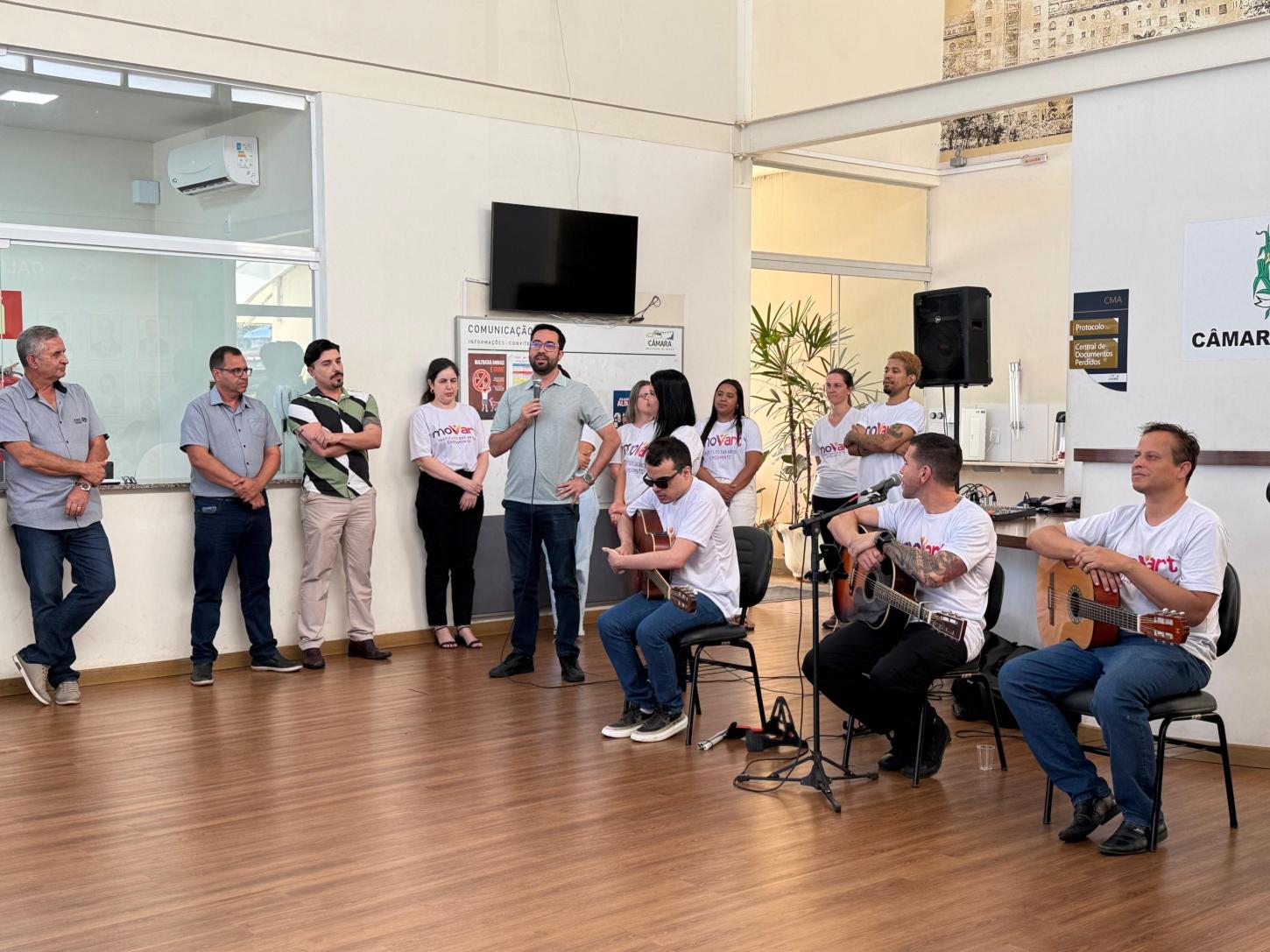 Câmara Municipal recebe abertura da Exposição de Projetos do MOVART