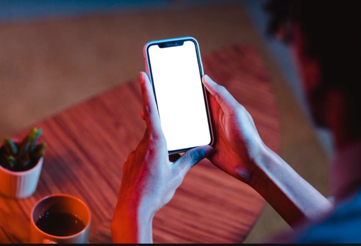 Família é essencial para equilibrar relação de jovens com tecnologia