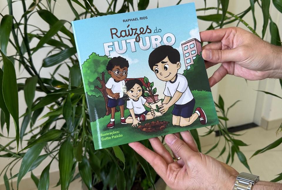 Jornalista Raphael Rios lança seu primeiro livro em Araxá