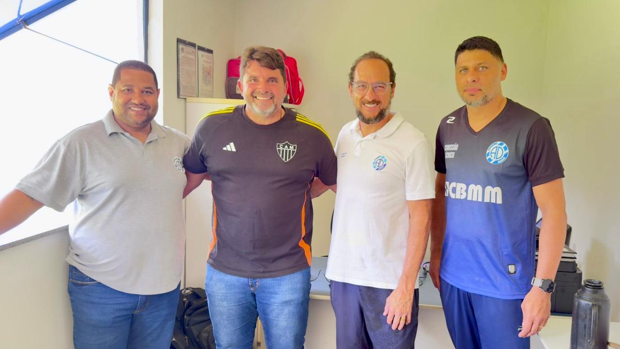 Observador do Atlético Mineiro acompanha atletas da base do Dínamo em visita técnica