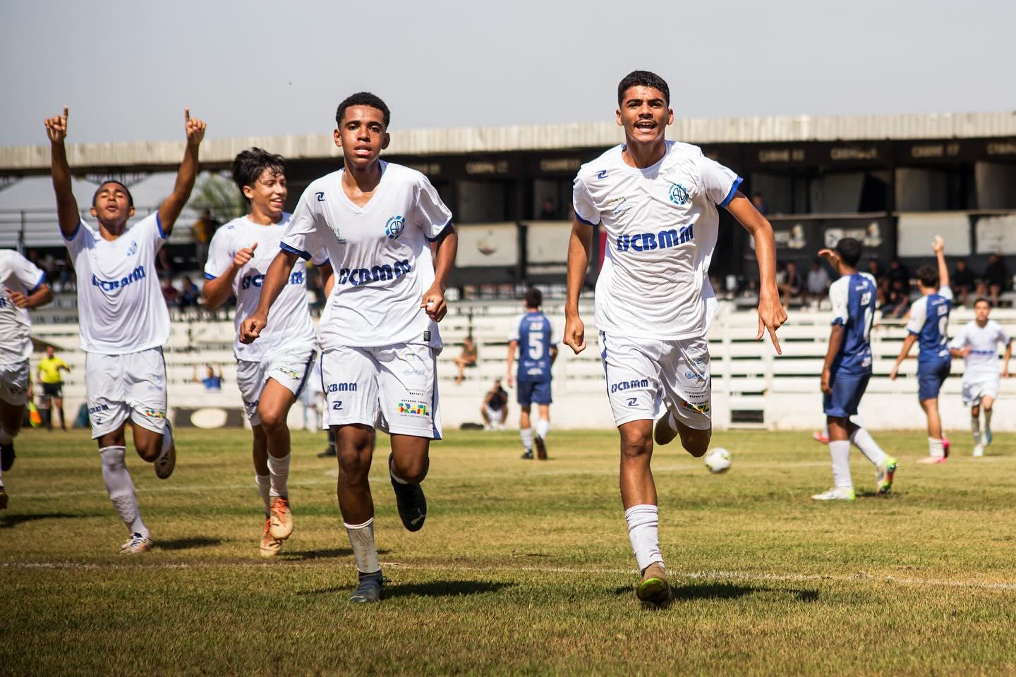 Campeonato Mineiro: Dínamo sub-15 vence, garante classificação e assume a liderança do Grupo B