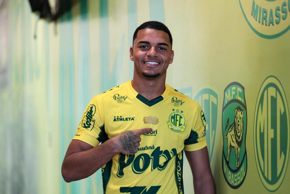 Ex-atacante do Dínamo é contratado pelo Mirassol e reforça força das categorias de base de Araxá