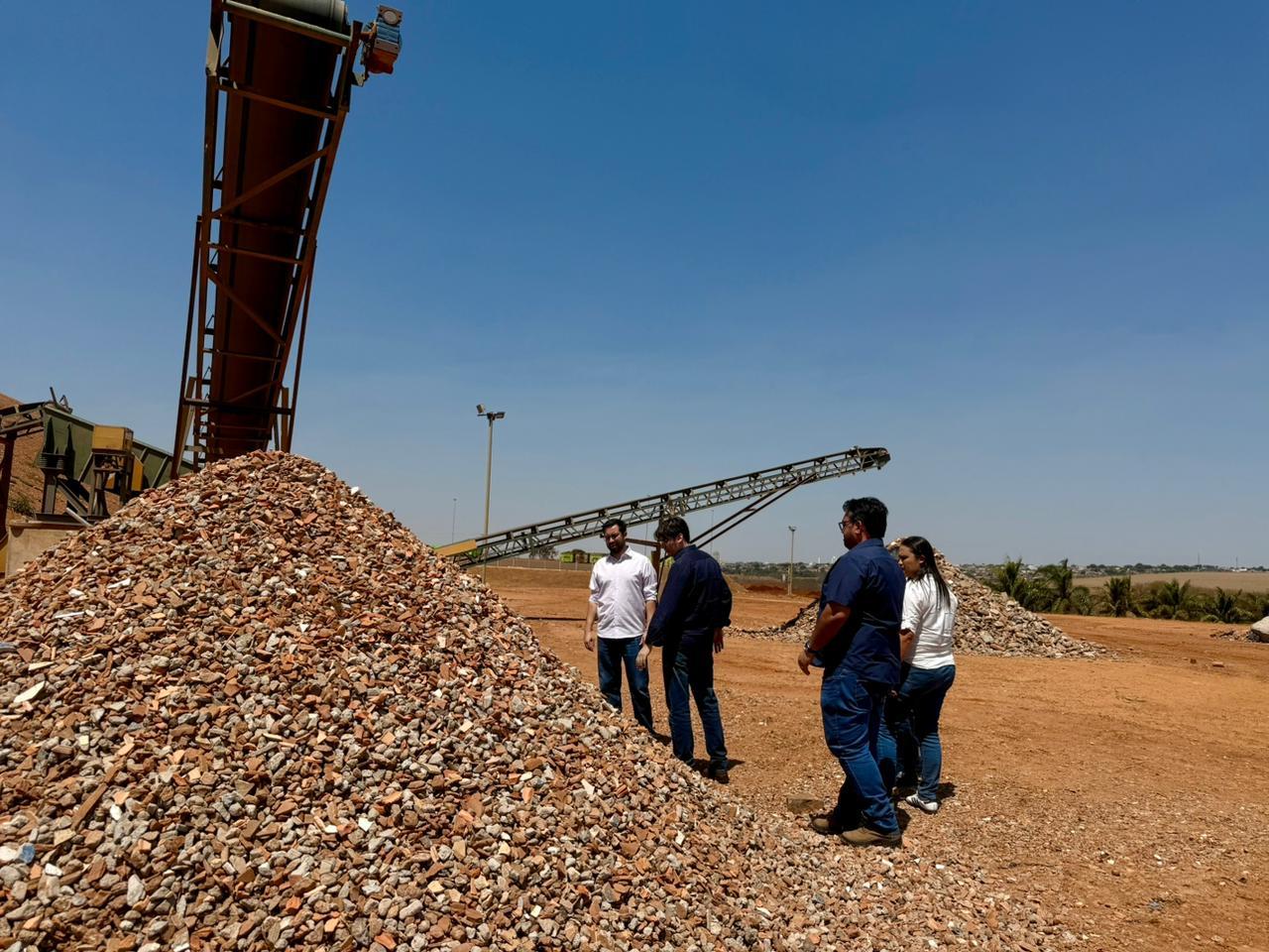 Prefeitura de Araxá discute novas alternativas para destinação do lixo urbano e mira modelo de PPP