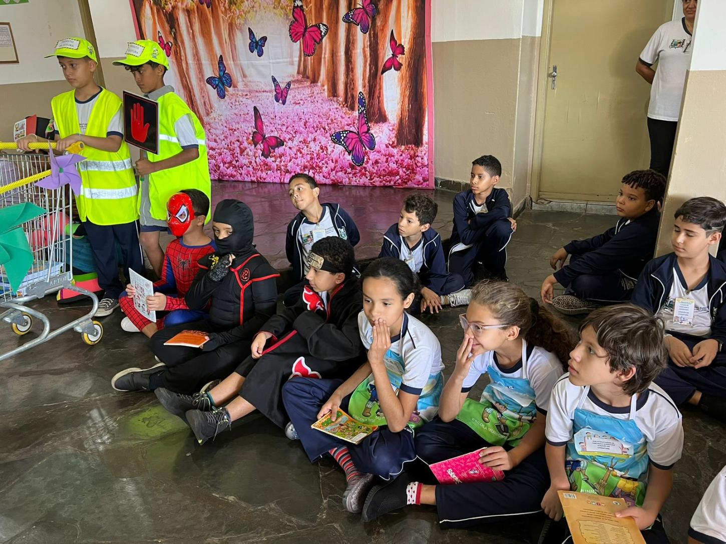 Projeto inovador coloca estudantes no comando da Biblioteca da Escola Dona Gabriela