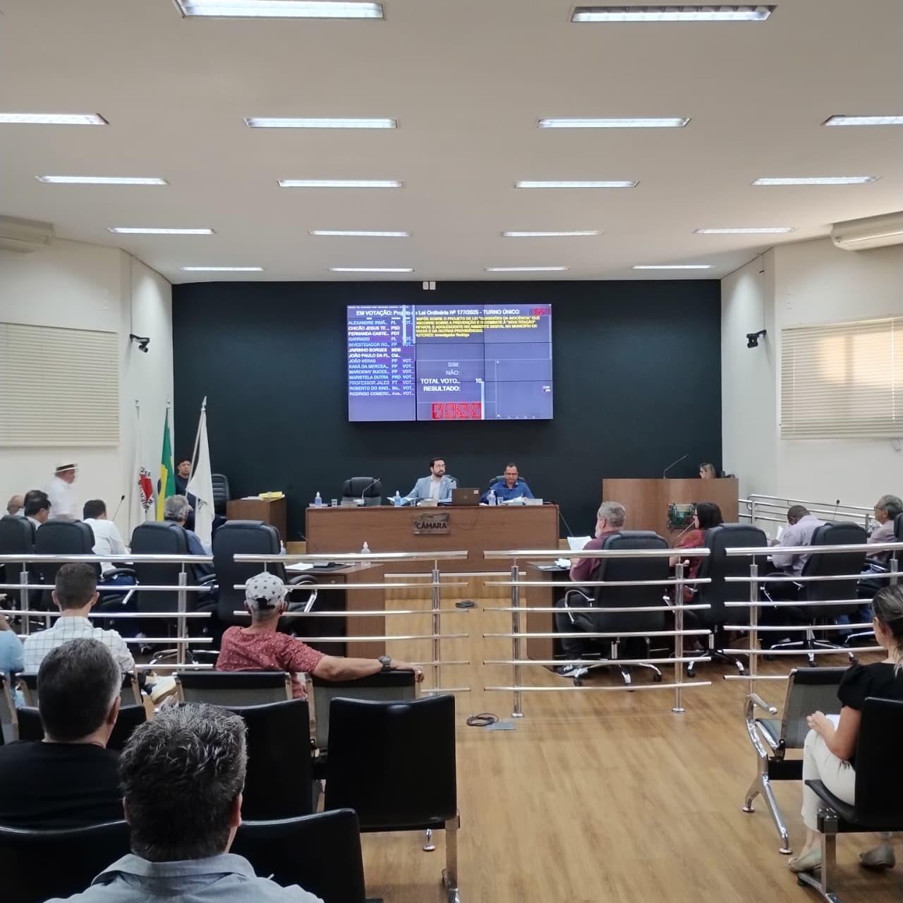Proteção social, economia e esporte marcam projetos aprovados pela Câmara de Araxá 