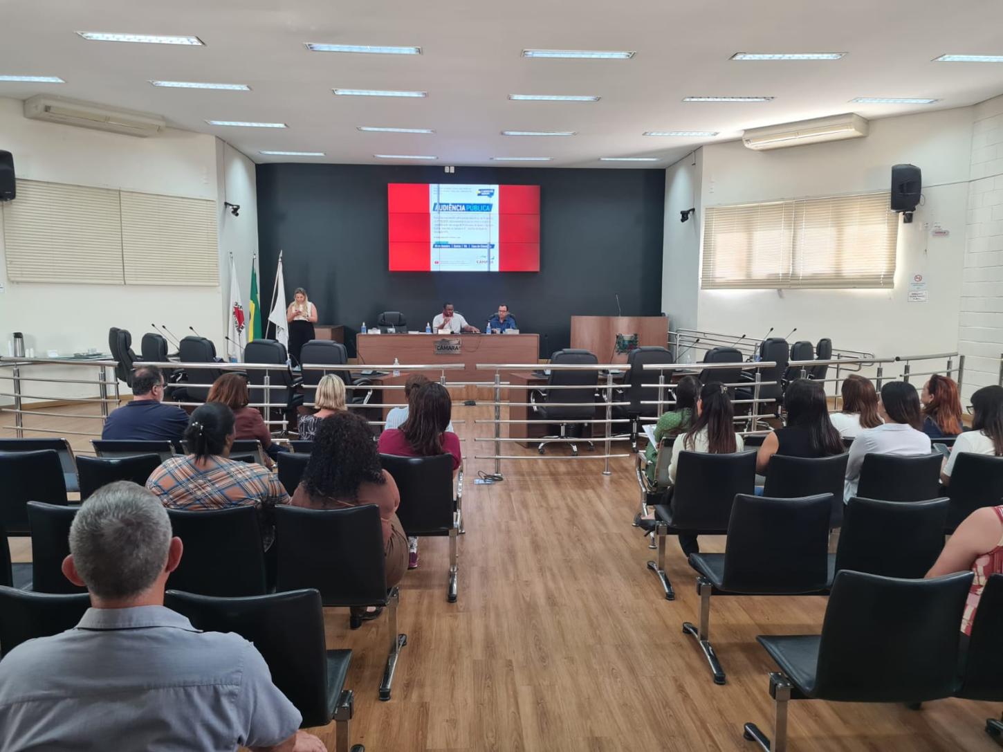 Câmara promove diálogo sobre cargos da Educação previstos no Projeto de Lei nº 152/2025