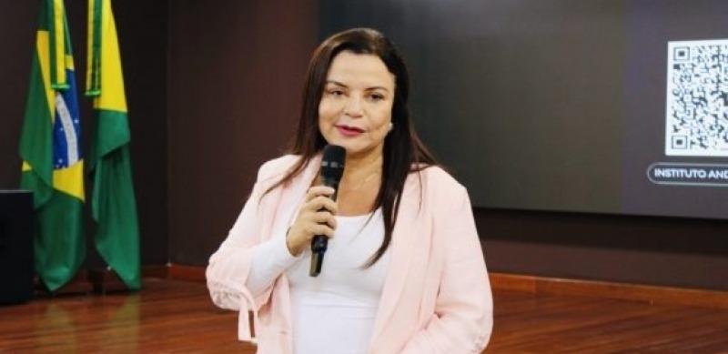 Palestra com Andréa Vermont tem novo horário