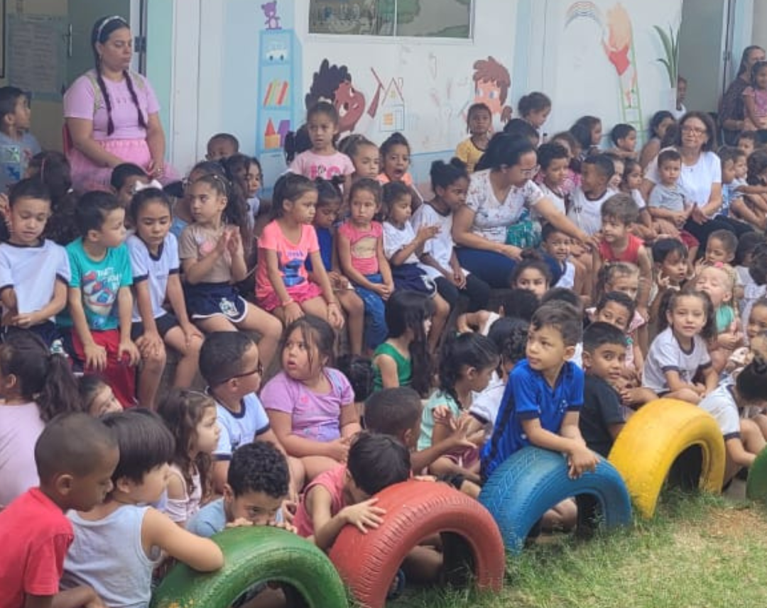 Semana da Criança leva alegria e aprendizado às escolas e CEMEIs da rede municipal de Araxá