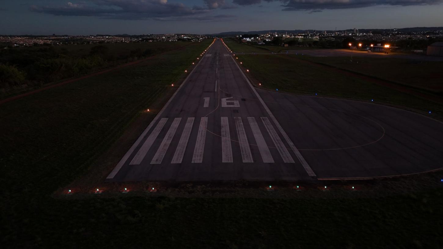 Aeroporto Municipal de Araxá recebe nova iluminação e está pronto para operar voos noturnos