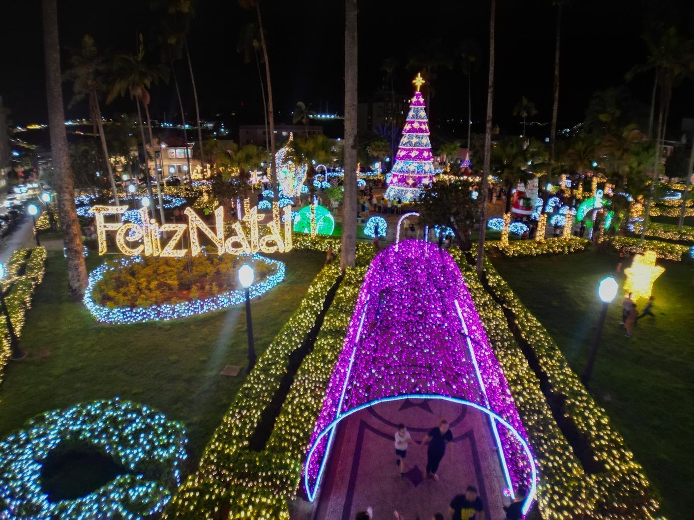 Araxá lança nesta quarta (19) o maior Natal da história com novo circuito e 2 milhões de LEDs