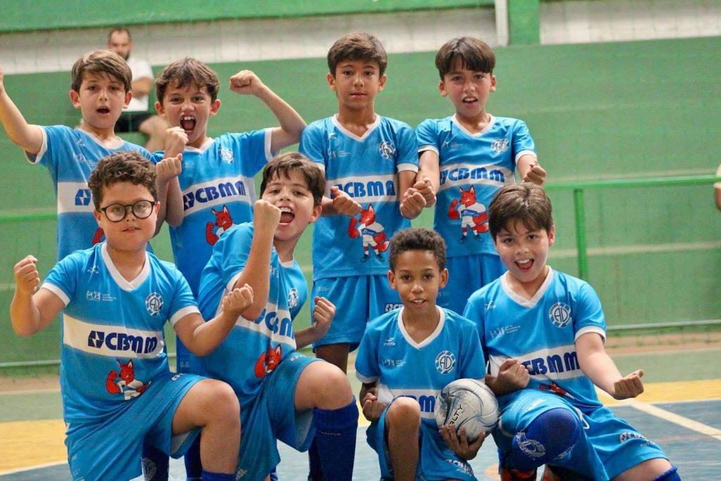 Atividades recreativas movimentam alunos do Projeto Dínamo Lobinho Transformando Vidas