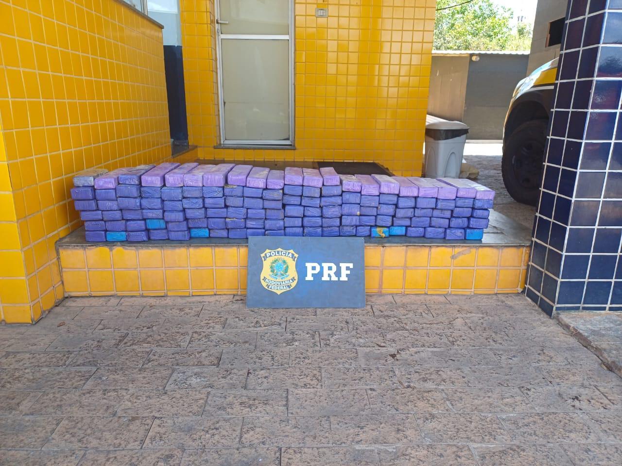 PRF apreende 120 kg de maconha na BR-262