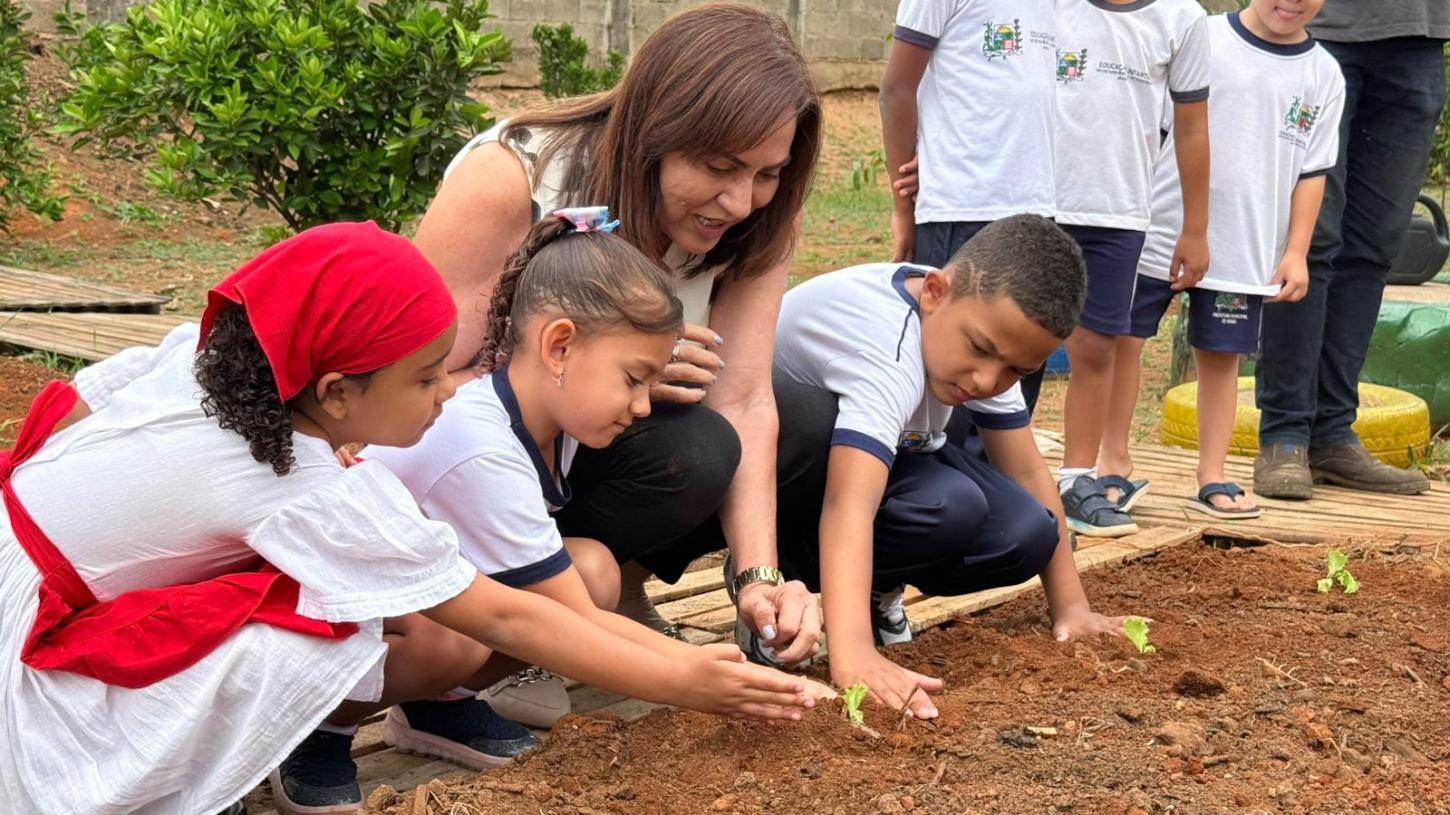 Projeto Produzindo e Aprendendo leva hortas educativas a 10 escolas de Araxá