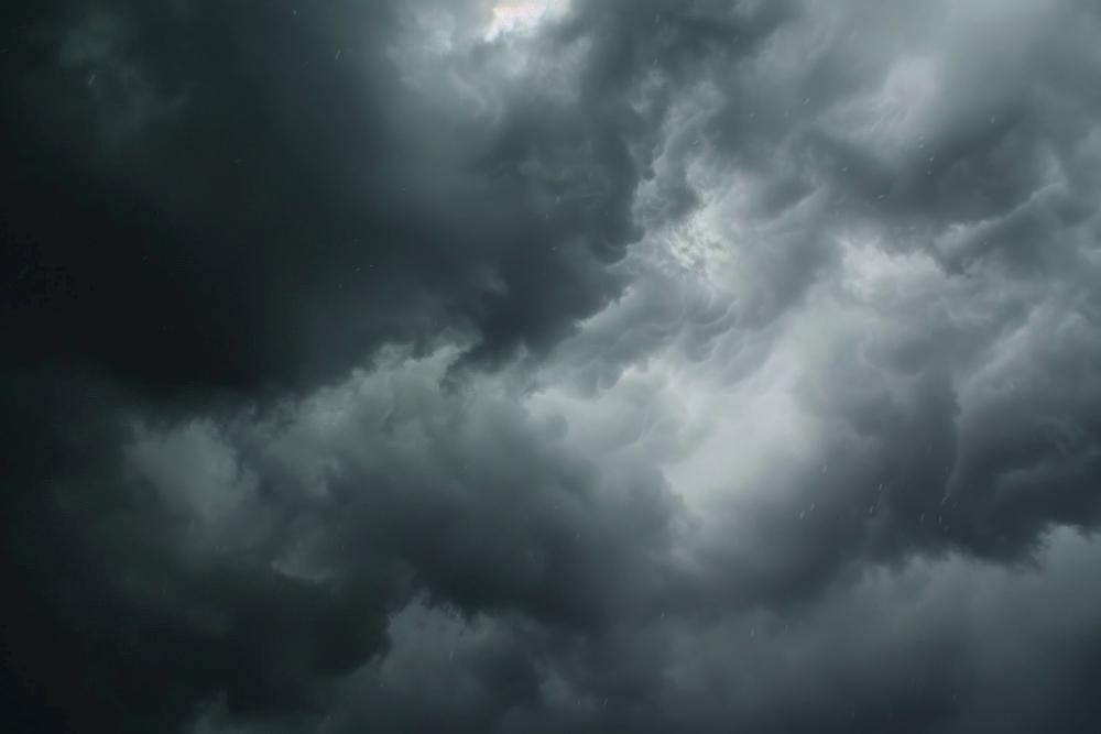 Calor, abafamento e chuva frequente marcam o tempo em Araxá até o Réveillon