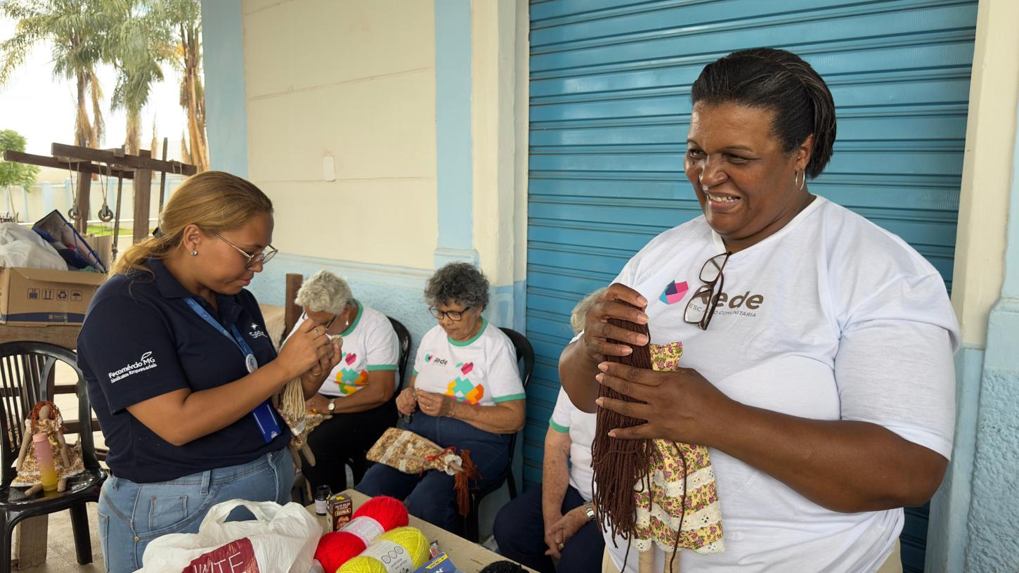 Oficina “Costurando Vidas” reúne mulheres em aprendizado e acolhimento na Fundação Calmon Barreto