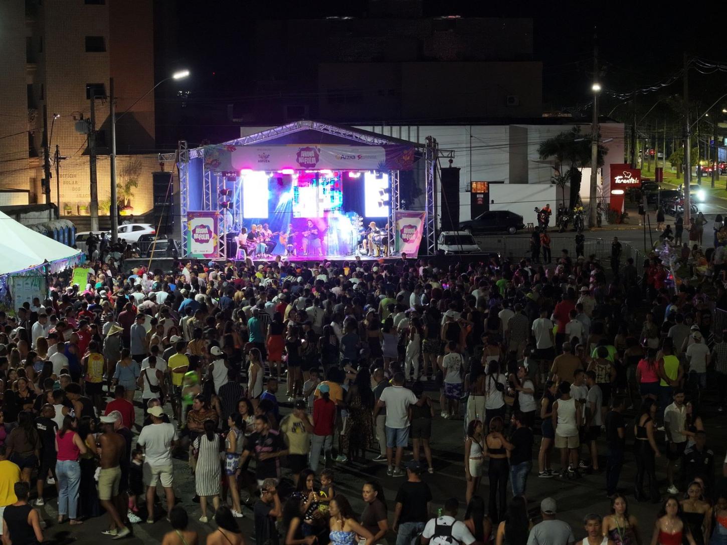 CarnAraxá 2026 terá quatro dias de festa com encontro de blocos e trio elétrico