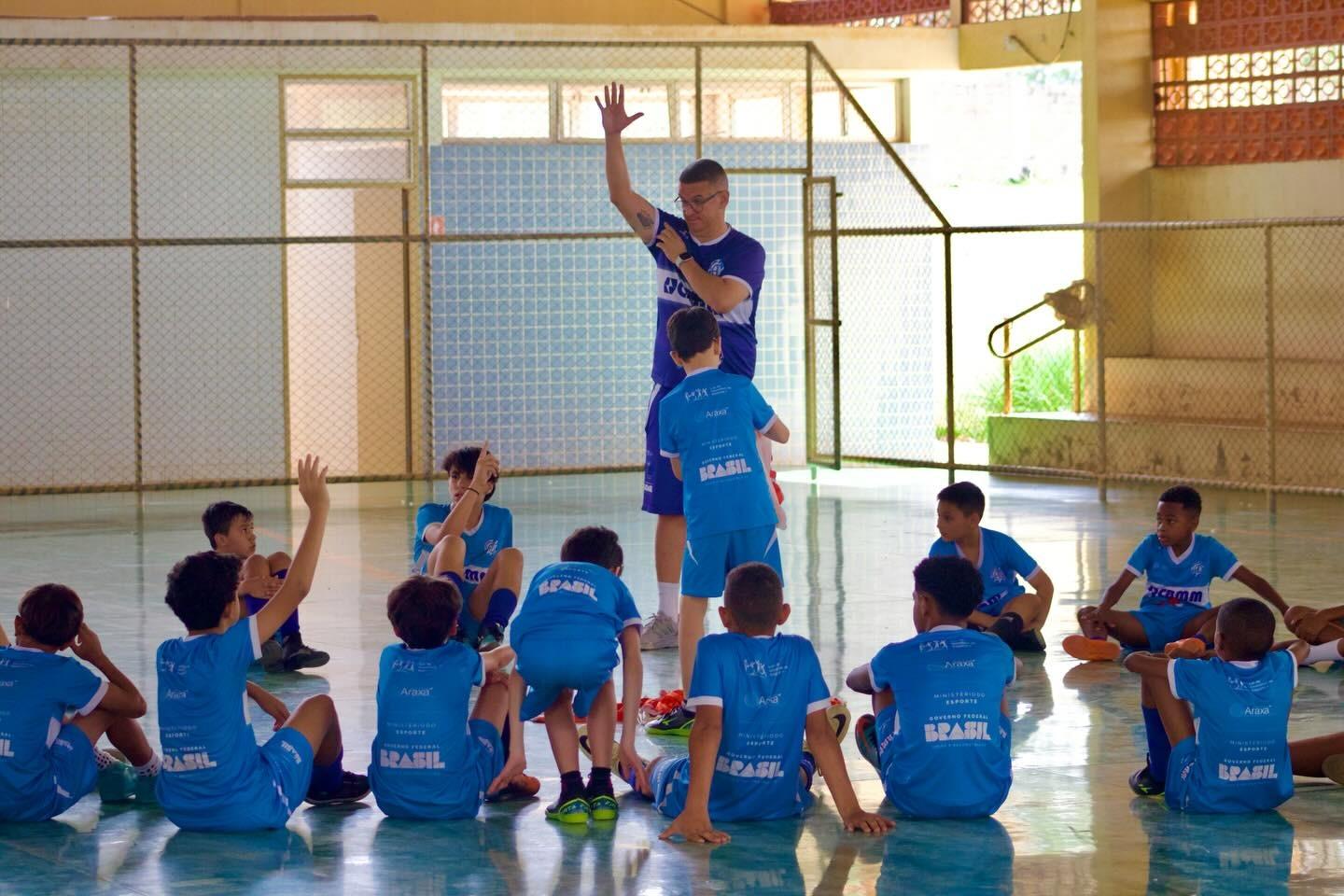 Projeto Lobinho transforma vidas de centenas de jovens por meio do esporte e da inclusão social