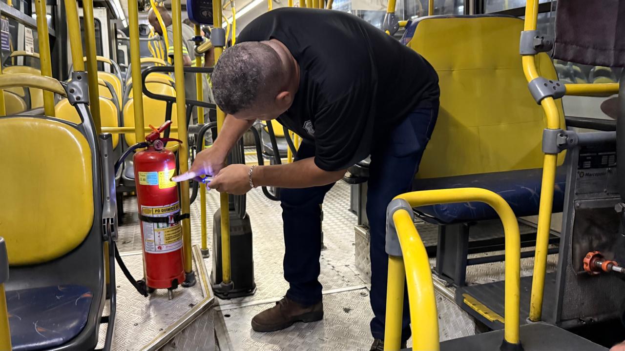 Prefeitura de Araxá realiza vistoria anual dos ônibus do transporte coletivo