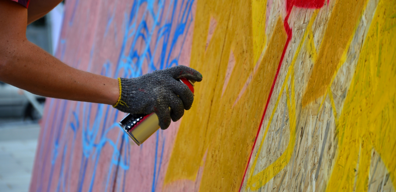 Araxá abre inscrições para oficinas de graffiti e transformação artística do muro do ATC