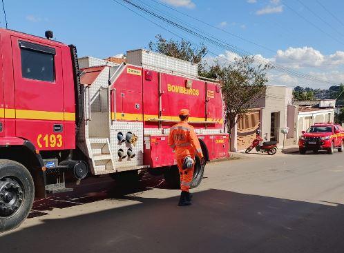Incêndio em residência teria começado em microondas