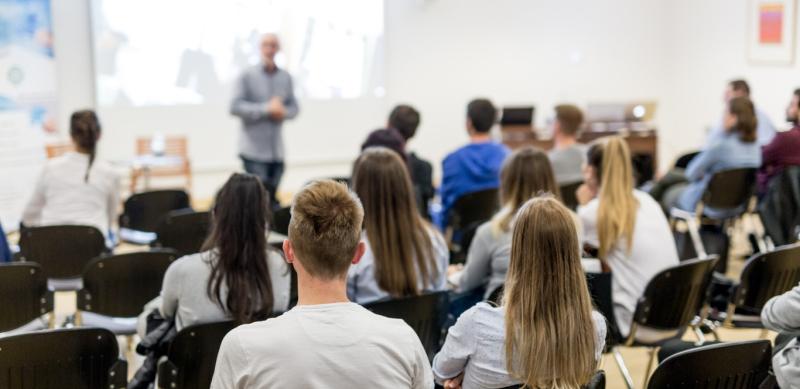Curso gratuito capacita profissionais de Araxá para recolocação no mercado de trabalho