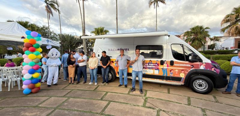 Prefeitura de Araxá inaugura o Vacimóvel para ampliar acesso da população à vacinação