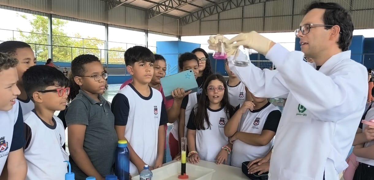 Programação infantojuvenil do Fliaraxá fortalece vínculo com estudantes e comunidade escolar