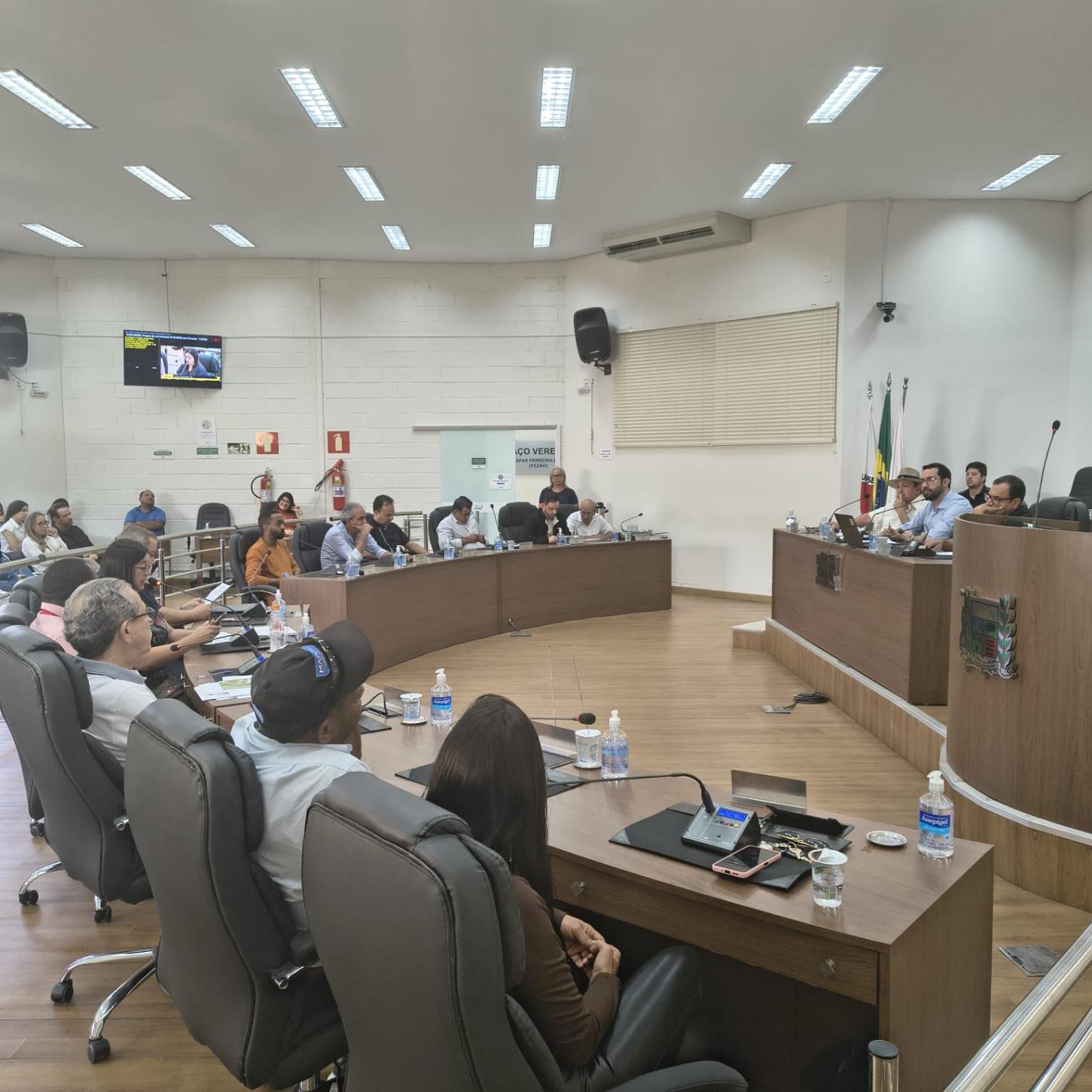 Projeto que autoriza crédito para pavimentação é aprovado em Reunião Extraordinária da Câmara