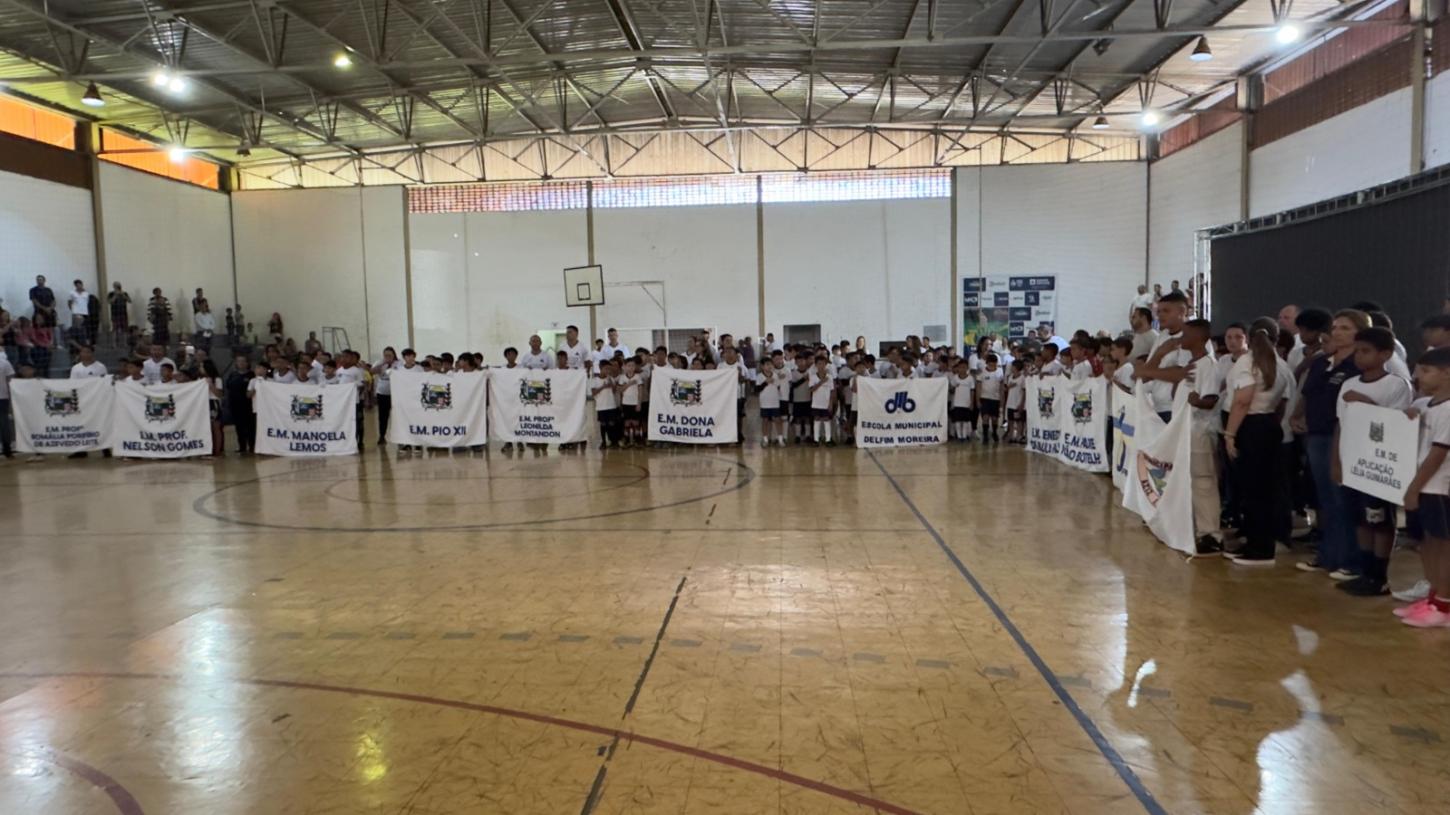 Sábado esportivo movimenta Araxá com festival escolar de futsal e torneio de natação