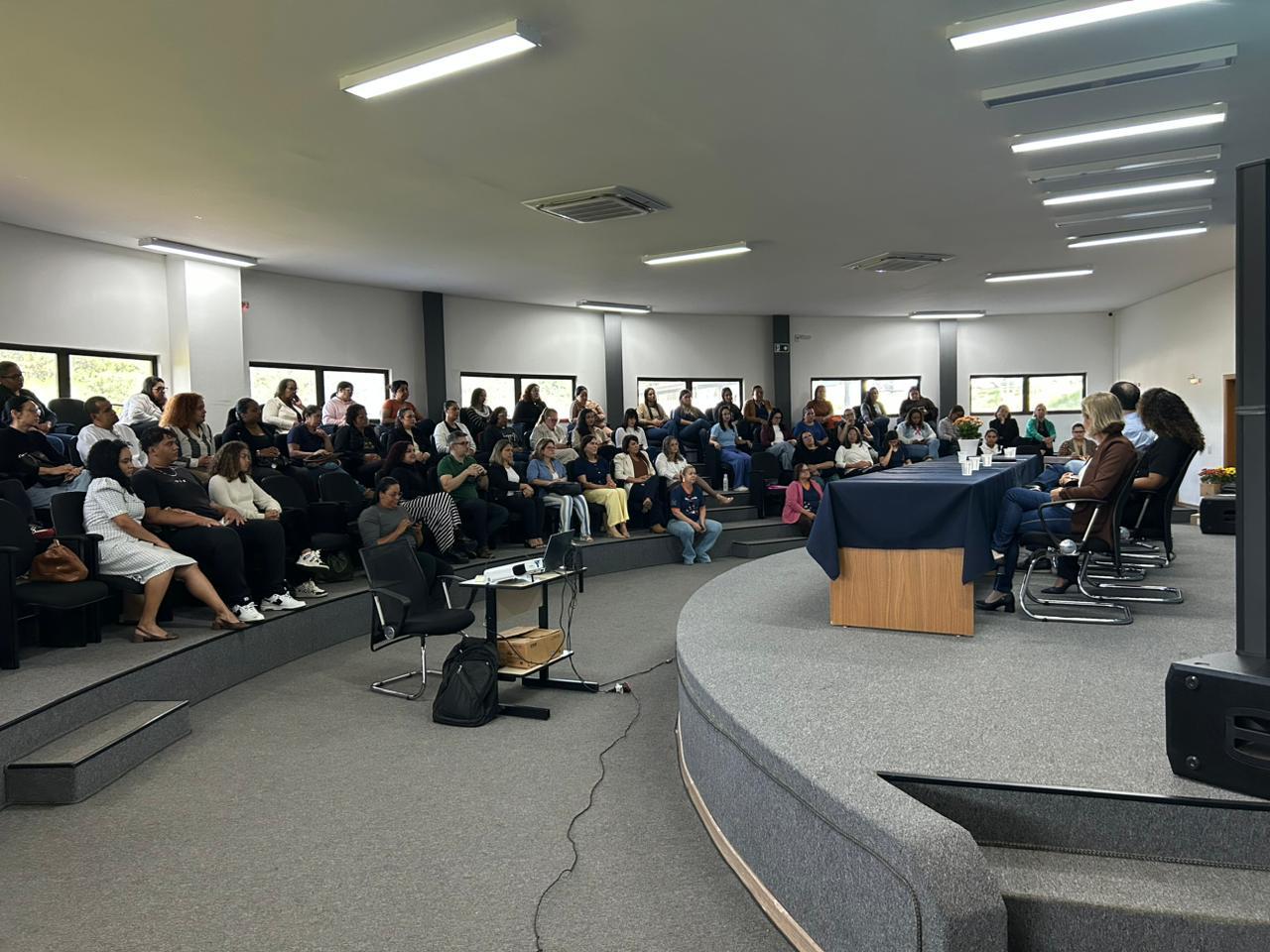 Semana Municipal de Incentivo à Adoção promove reflexão, acolhimento e diálogo sobre diferentes formas de construir uma família