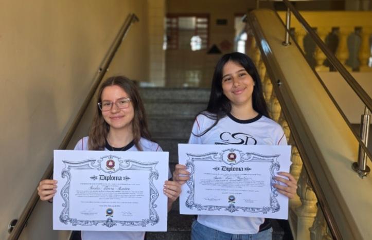 “Uma honra e um momento inesquecível”: alunas do CSD passam a integrar Academia Juvenil de Letras