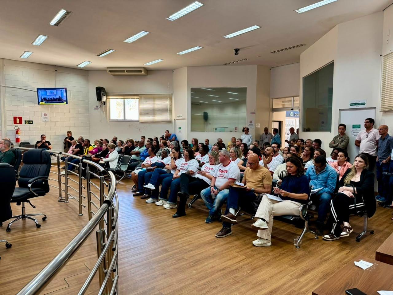 Audiência Pública reúne autoridades e comunidade para debater futuro da Rede de Urgência e Emergência