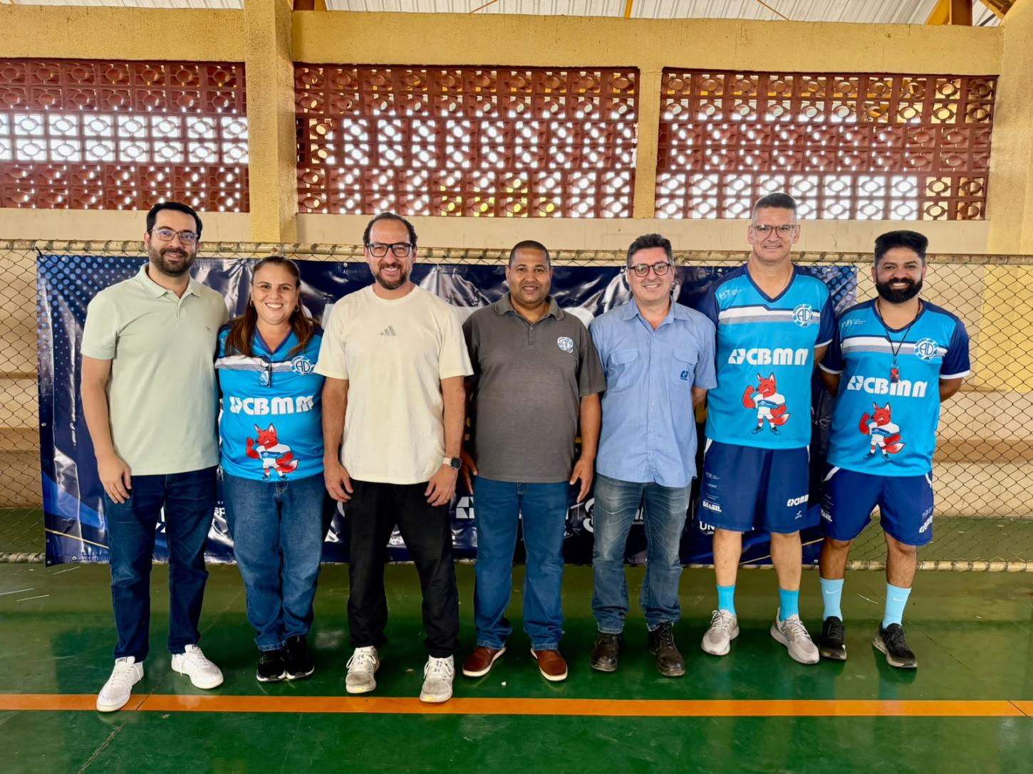 Autoridades conhecem projetos do Dínamo que transformam vidas por meio do esporte