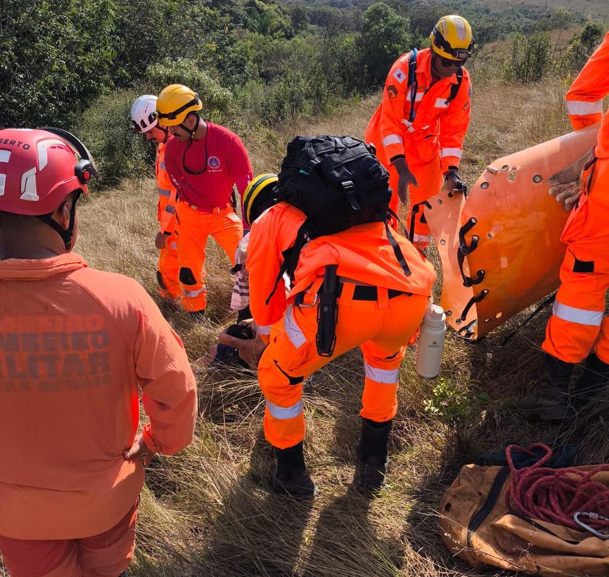 Corpo de Bombeiros encontra idoso desaparecido há mais de 24 horas em área rural de Ibiá