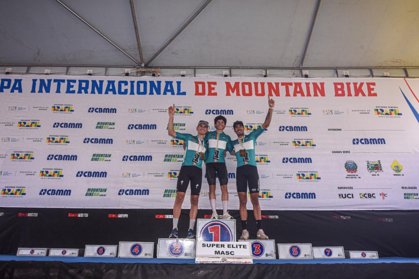 Karen Olimpio e Gustavo Xavier são os vencedores da Maratona na CiMTB Araxá