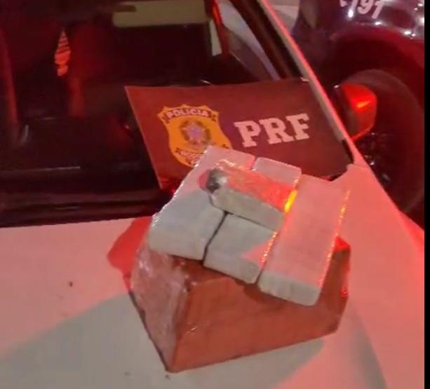 Mais de 11 quilos de maconha são apreendidos na BR-262 em Araxá; motorista é preso em flagrante