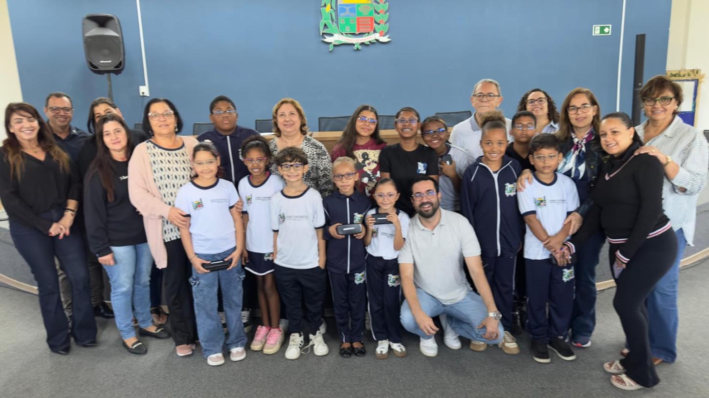 Prefeitura de Araxá realiza nova entrega de óculos do Programa Miguilim