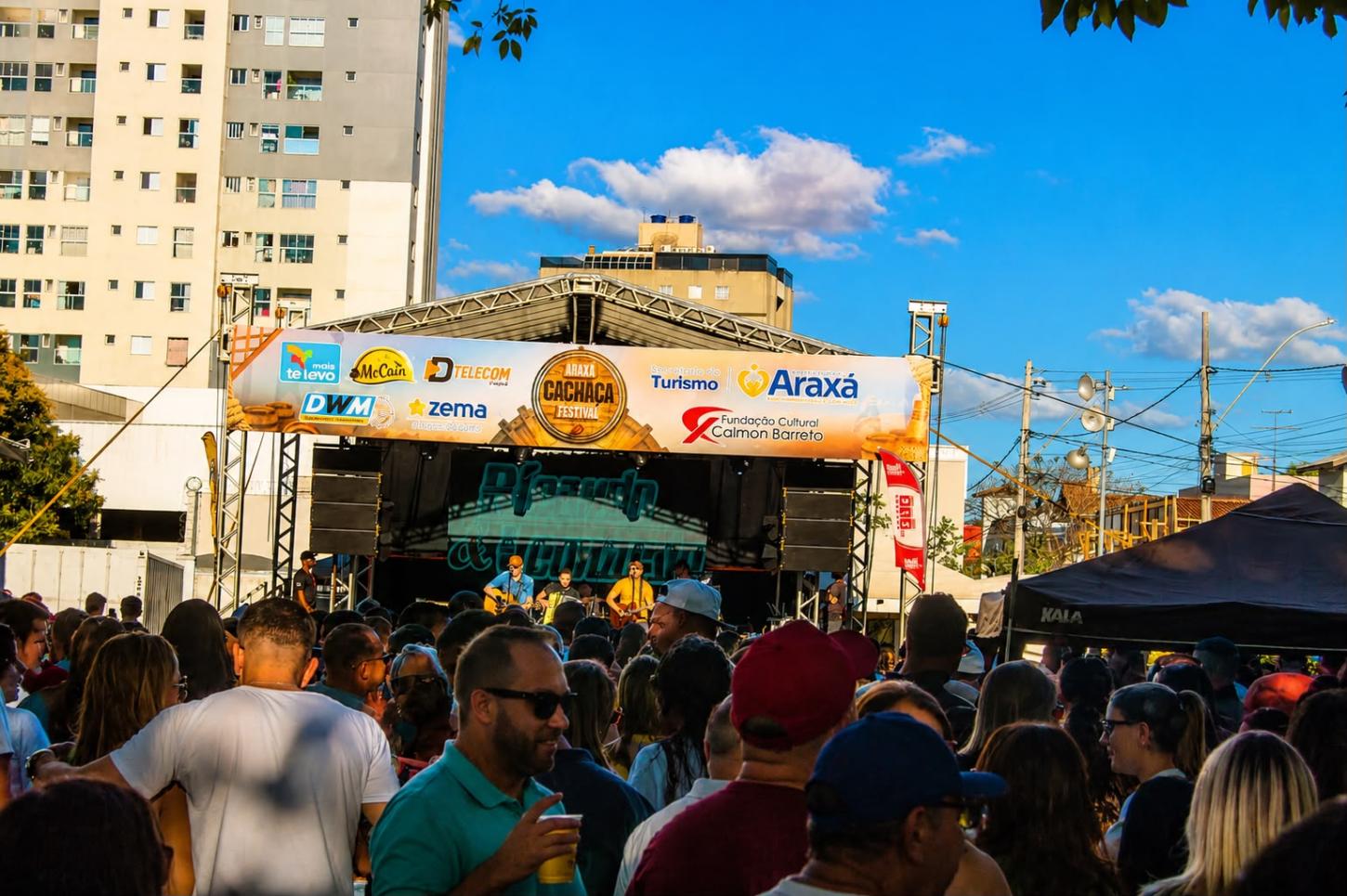 Araxá Cachaça Festival reúne cerca de 10 mil pessoas e movimenta turismo, cultura e economia local