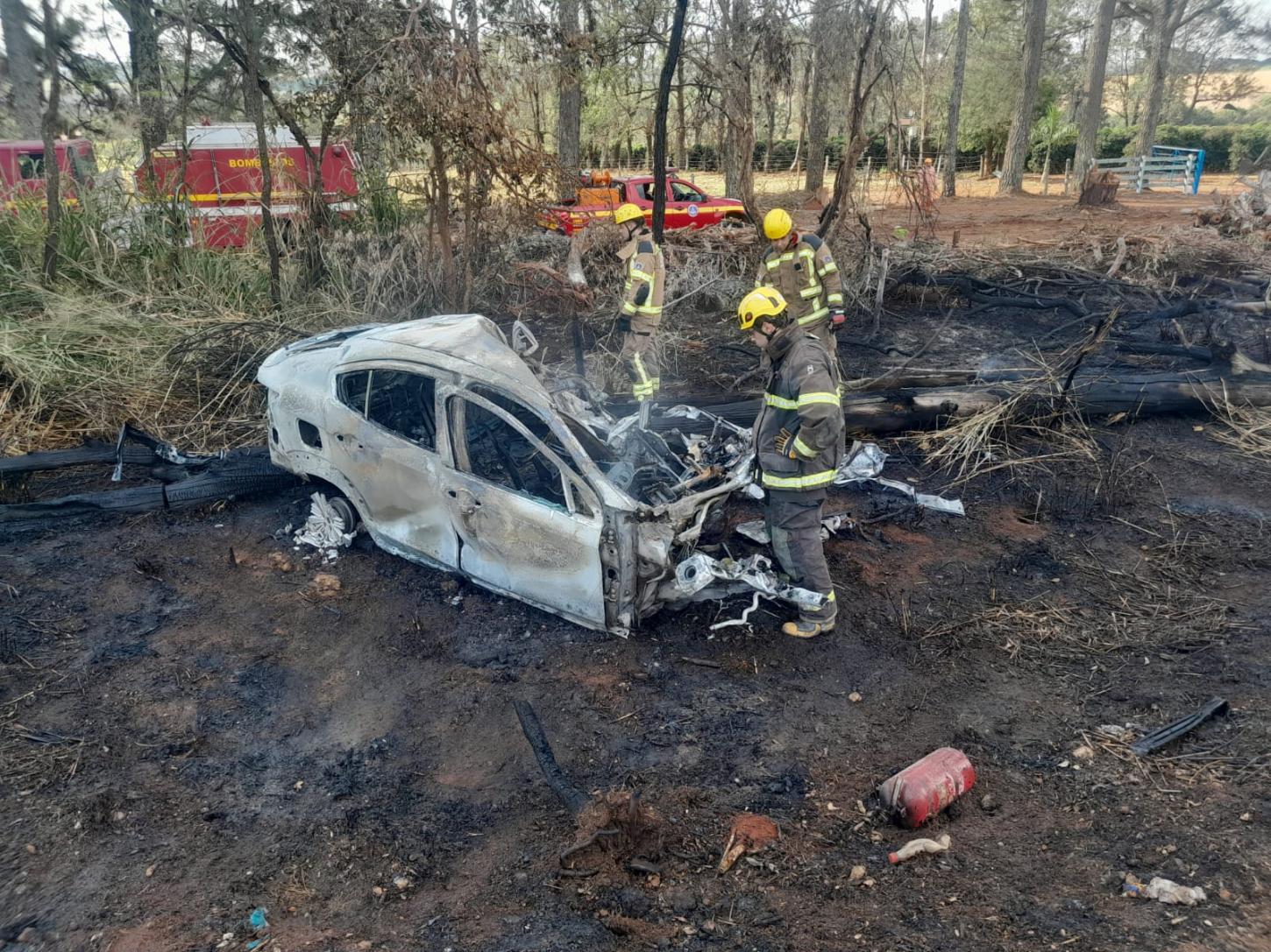 Acidente envolvendo automóvel e carreta deixa uma vítima fatal na BR-262