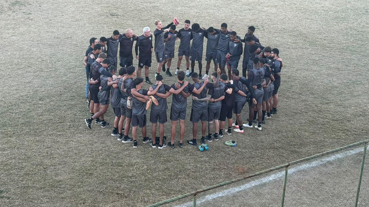 ARAXÁ ESPORTE GOLEIA ALVORADA DE PERDIZES POR 10 A 0 EM JOGO-TREINO