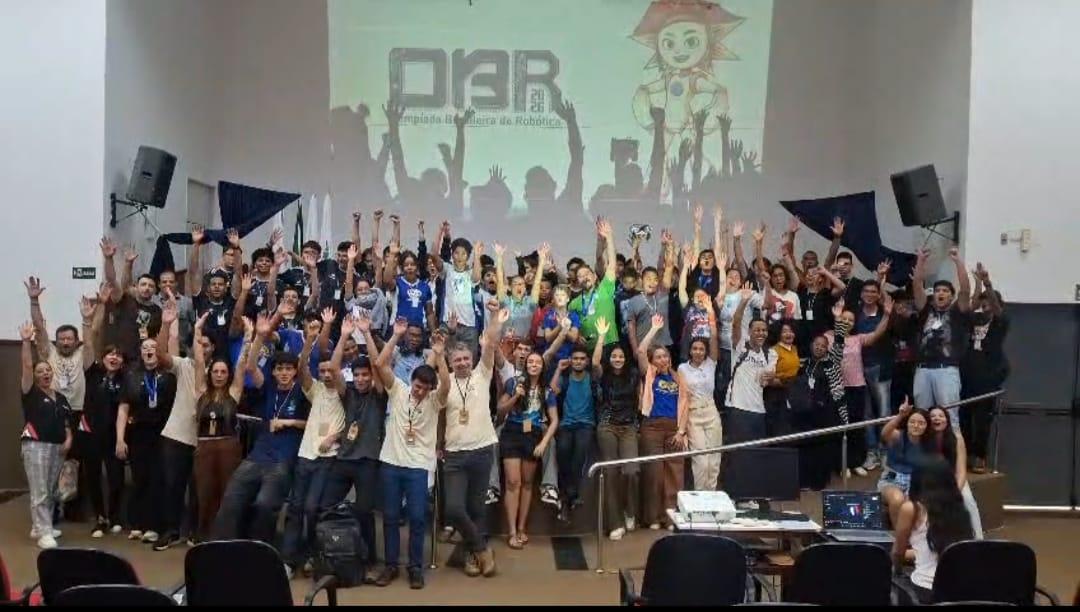 Araxá marca presença na Olimpíada Brasileira de Robótica com 30 estudantes